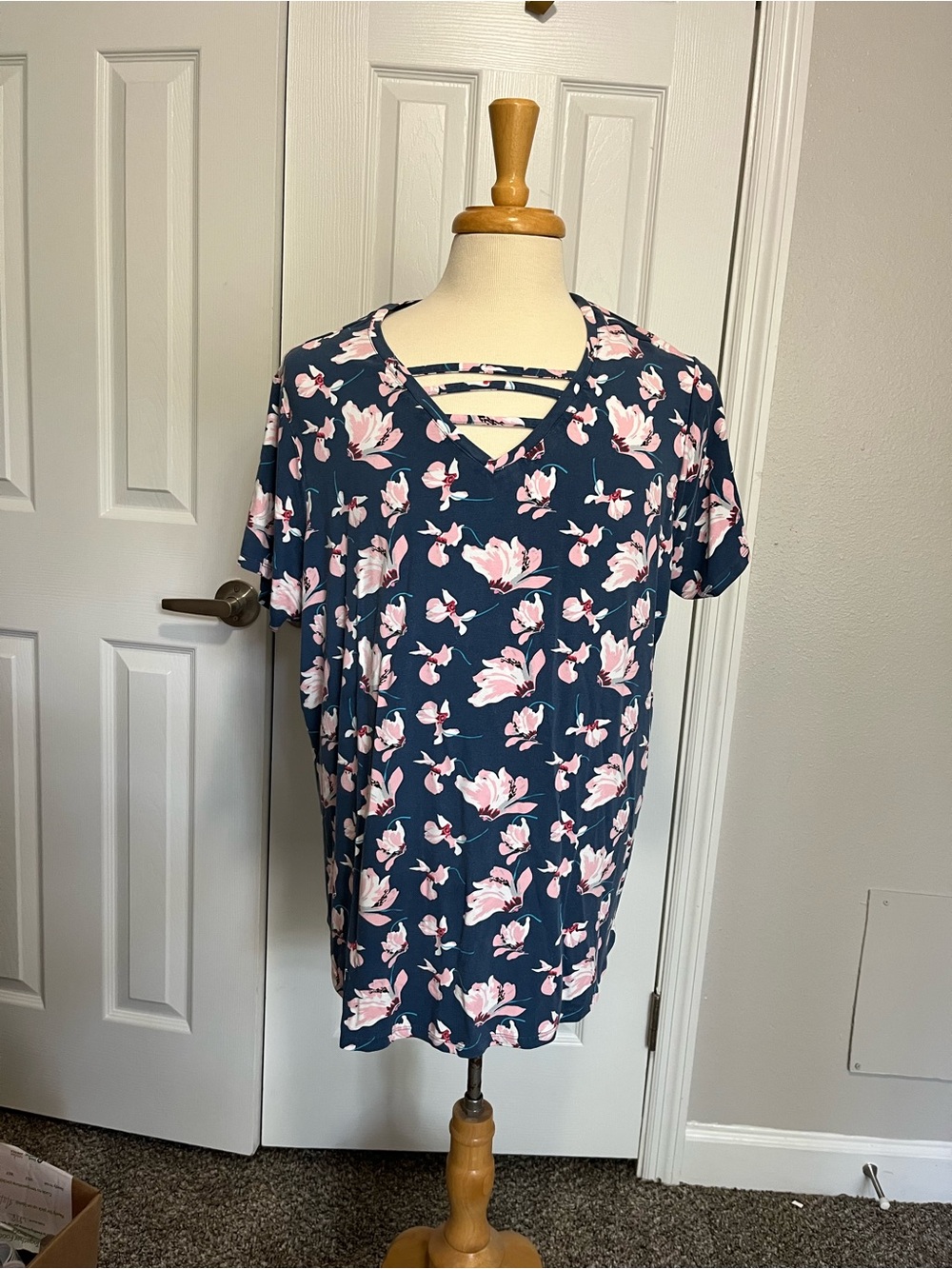 NorthStyle Navy Floral V-Neck Strappy Women’s Top